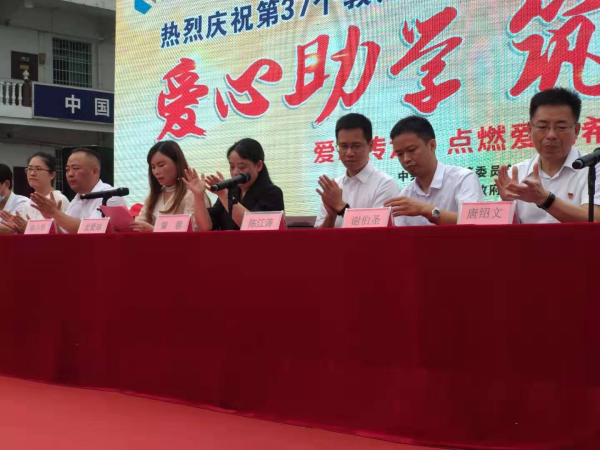 湖南蓝伯化工有限责任公司,优质活性石灰,电石,机制砂,砾石,湖南蓝伯化工有限责任公司 湖南蓝伯化工有限责任公司,优质活性石灰,电石,机制砂,砾石,湖南蓝伯化工有限责任公司