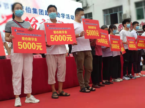 湖南蓝伯化工有限责任公司,优质活性石灰,电石,机制砂,砾石,湖南蓝伯化工有限责任公司 湖南蓝伯化工有限责任公司,优质活性石灰,电石,机制砂,砾石,湖南蓝伯化工有限责任公司