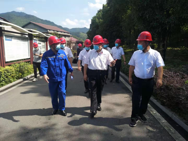 湖南蓝伯化工有限责任公司,优质活性石灰,电石,机制砂,砾石，湖南蓝伯化工有限责任公司