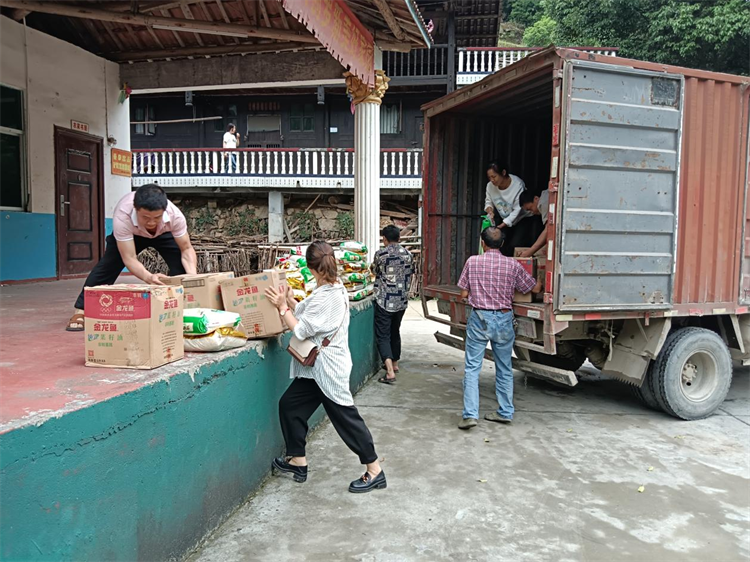 湖南蓝伯化工有限责任公司,优质活性石灰,电石,机制砂,湖南蓝伯化工有限责任公司