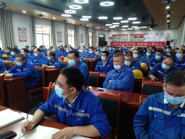 湖南蓝伯化工有限责任公司,优质活性石灰,电石,机制砂,湖南蓝伯化工有限责任公司 湖南蓝伯化工有限责任公司,优质活性石灰,电石,机制砂,湖南蓝伯化工有限责任公司